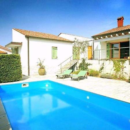 Spacious Villa In Parecag With A Swimming Pool Sečovlje Extérieur photo